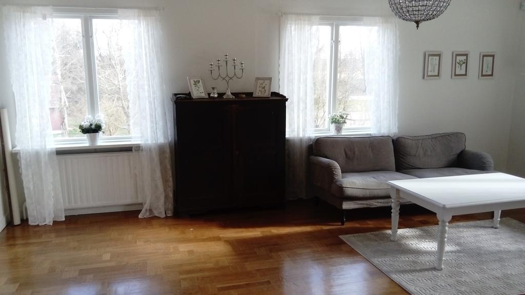 Byskolansvandrarhem Bronnestad Екстер'єр фото
